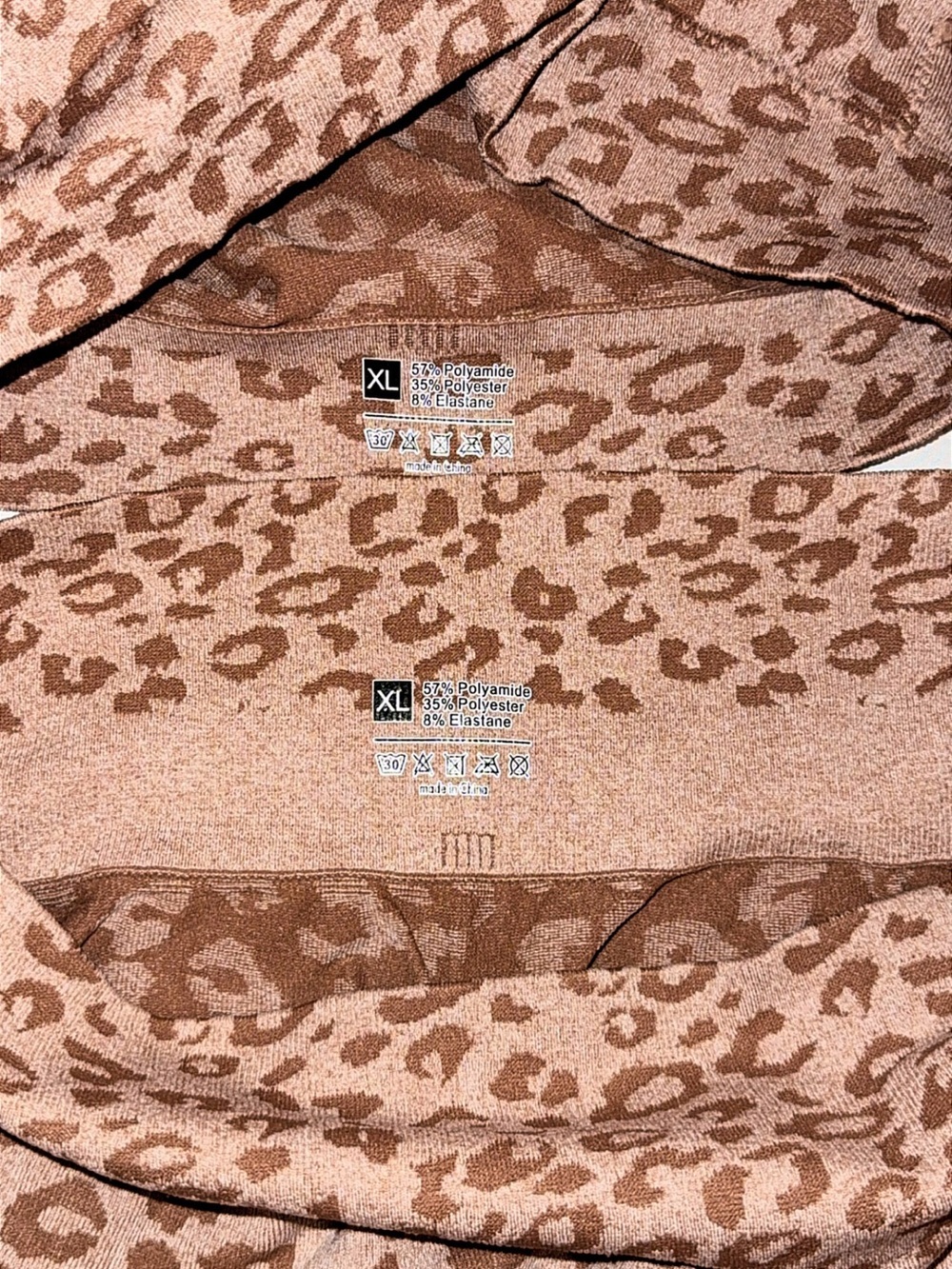 Leopard Print Seamless Active Crop & Bike Short Set - Picture 9 of 10